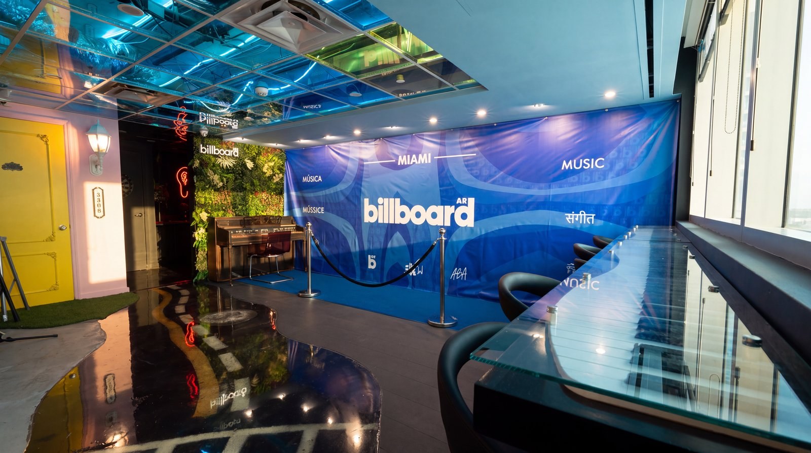 Billboard Argentina Miami interior